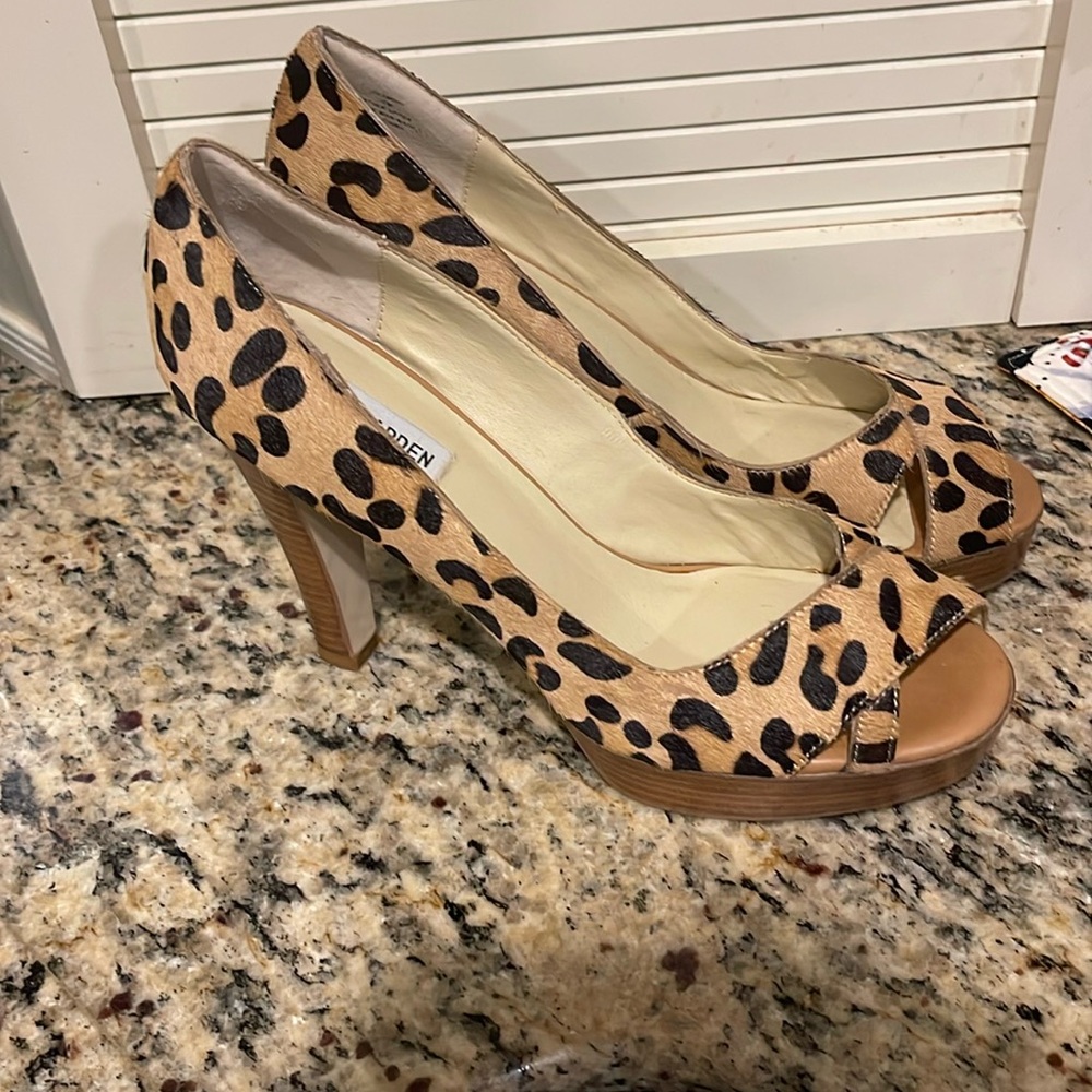 STEVE MADDEN Womens "Glamorl" Leopard Print Hair Like Peep Toe Heels, Size 10M